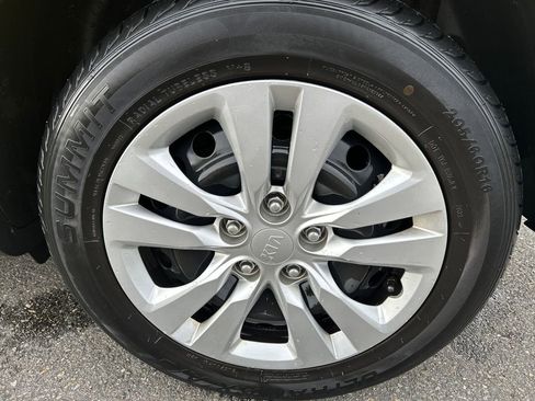 Used 2020 Kia Soul LX FWD image 12