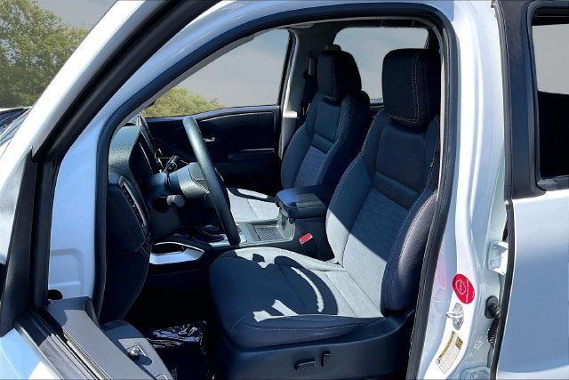 Certified 2023 Nissan Frontier SV w/ Tow Package RWD image 21
