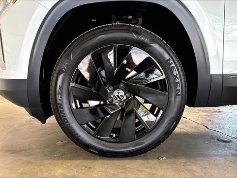 Certified 2026 Volkswagen Atlas SE w/ Black Wheel Package AWD/4WD image 36