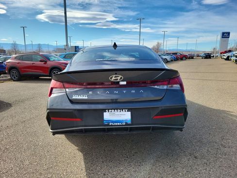 Used 2025 Hyundai Elantra Sport image 7