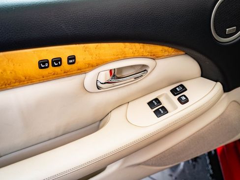 Used 2005 Lexus SC 430 Convertible image 19