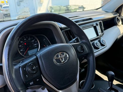 Used 2015 Toyota RAV4 LE image 11