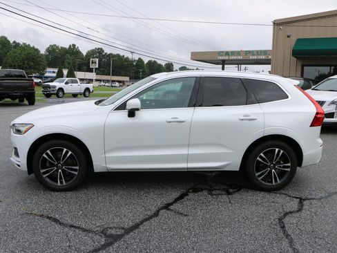 Used 2018 Volvo XC60 T5 Momentum w/ Convenience Package AWD/4WD image 2