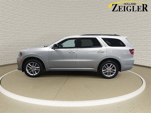 Used 2023 Dodge Durango GT image 8