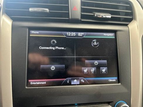 Used 2016 Ford Fusion SE w/ Equipment Group 202A FWD image 12
