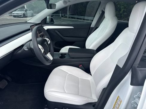 Used 2023 Tesla Model Y Long Range AWD/4WD image 8