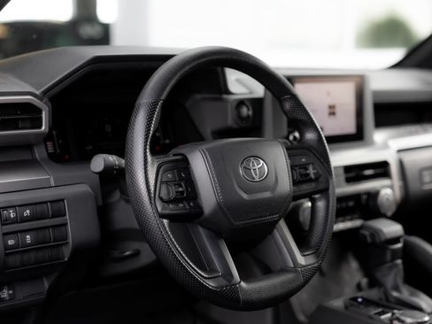 Certified 2025 Toyota Tacoma SR5 AWD/4WD image 11