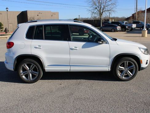 Used 2017 Volkswagen Tiguan Sport image 4