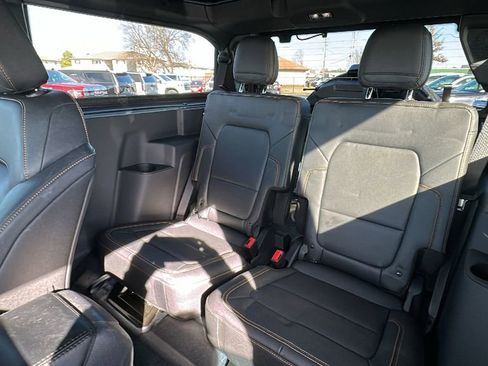 Used 2023 Ford Bronco Badlands image 12