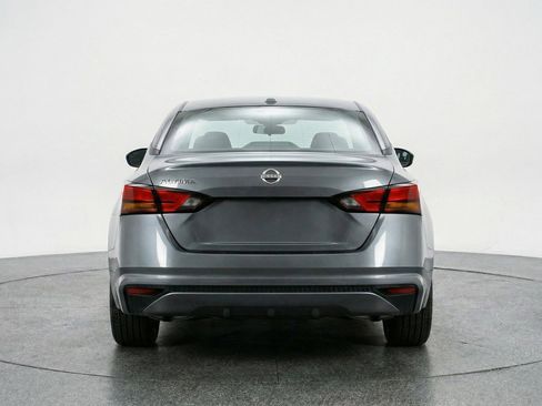 Used 2025 Nissan Altima 2.5 SV image 7