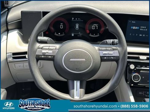 Certified 2025 Hyundai Tucson SEL AWD/4WD image 16