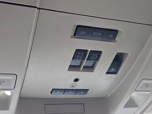 Used 2016 GMC Sierra 2500 SLT w/ Duramax Plus Package image 22