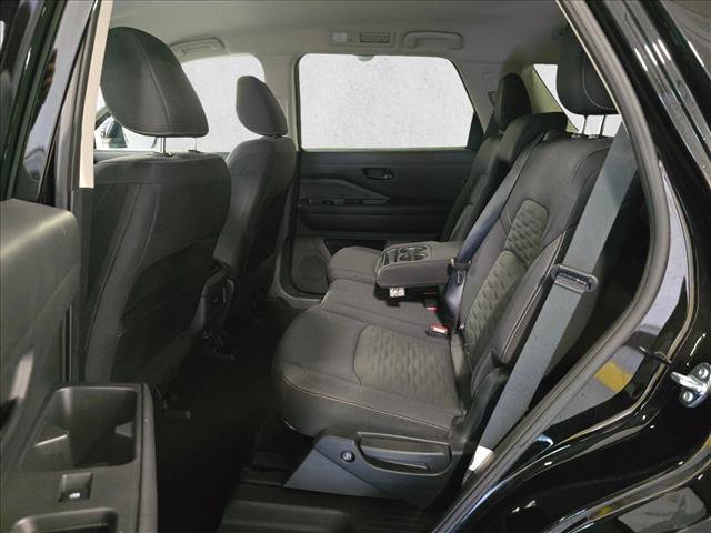Used 2025 Nissan Pathfinder SV AWD/4WD image 14