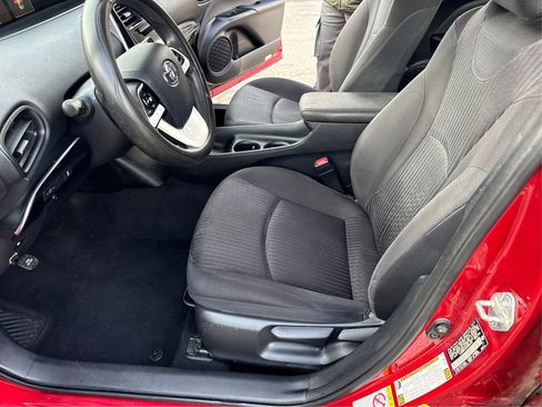 Used 2017 Toyota Prius Two w/ Carpet Mat Package image 10