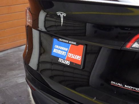 Used 2023 Tesla Model Y Performance image 5