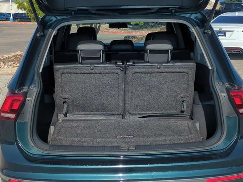 Used 2018 Volkswagen Tiguan SE FWD image 24