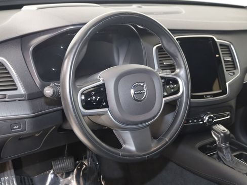 Used 2020 Volvo XC90 T6 Momentum AWD/4WD image 6