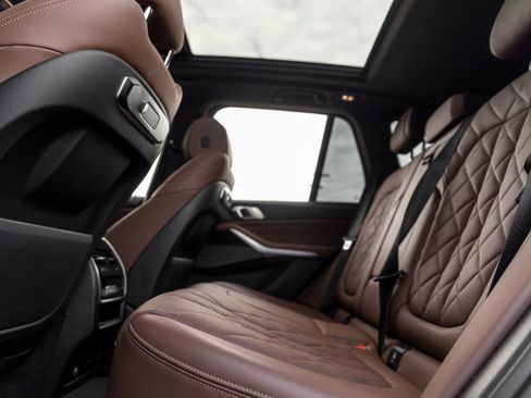 Used 2025 BMW X5 sDrive40i w/ M Sport Package image 32