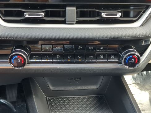 Used 2025 Chevrolet Equinox LT w/ Convenience Package II AWD/4WD image 27