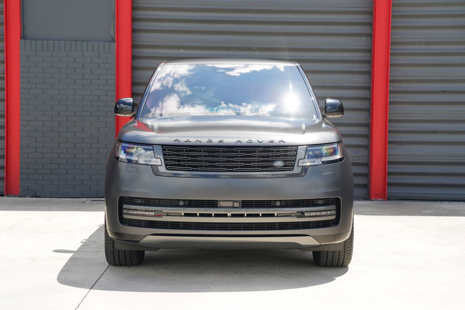 Used 2023 Land Rover Range Rover Autobiography AWD/4WD image 4