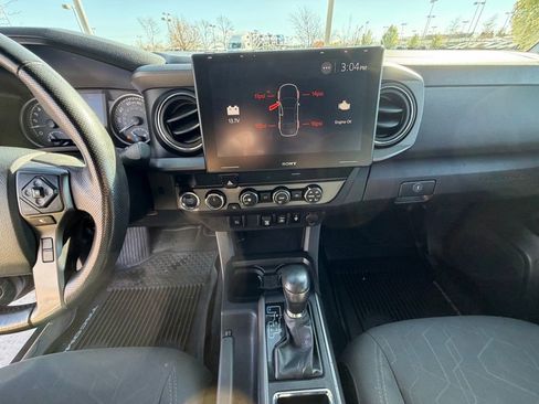 Used 2019 Toyota Tacoma TRD Off-Road AWD/4WD image 27