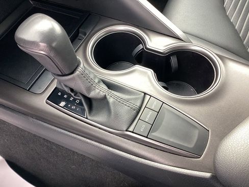 Used 2024 Toyota Camry SE image 26