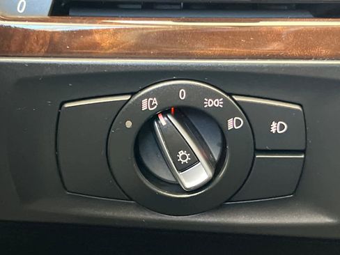 Used 2011 BMW 328i xDrive Sedan AWD/4WD image 29