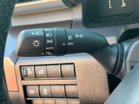 Certified 2025 Toyota Tacoma SR5 image 28