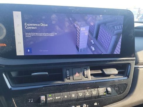 Used 2023 Lexus ES 300h w/ Premium Package image 12