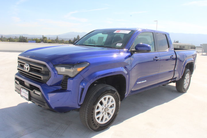 Certified 2025 Toyota Tacoma SR5 AWD/4WD image 7