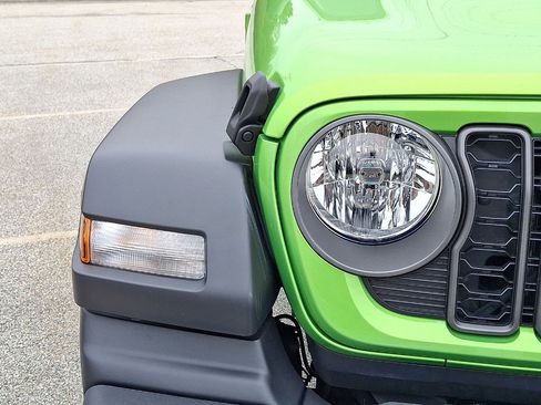 Certified 2025 Jeep Wrangler Sport AWD/4WD image 25