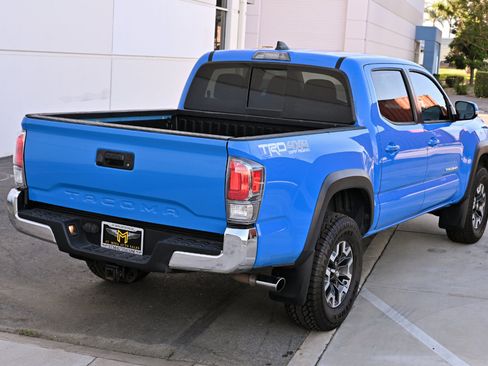 Used 2020 Toyota Tacoma TRD Off-Road AWD/4WD image 7
