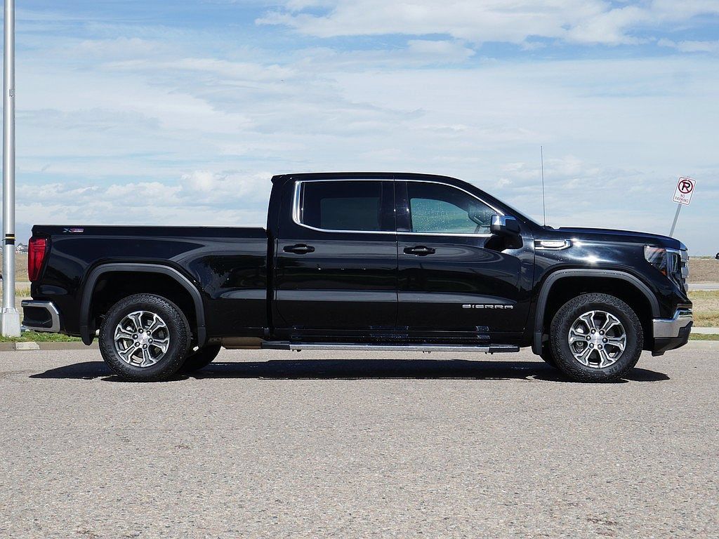 Used 2024 GMC Sierra 1500 SLE w/ X31 Off-Road Package AWD/4WD image 6