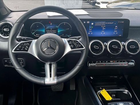 Used 2026 Mercedes-Benz GLB 250 4MATIC image 6