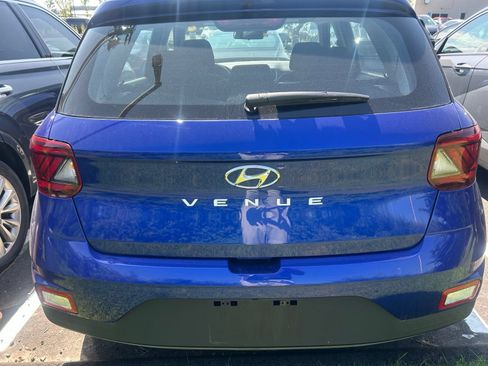 Used 2026 Hyundai Venue SE FWD image 5