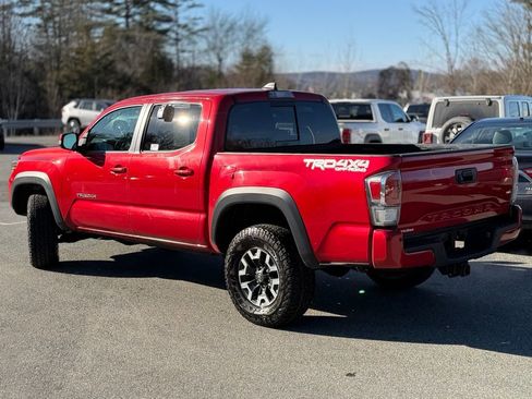 Used 2022 Toyota Tacoma TRD Off-Road image 3