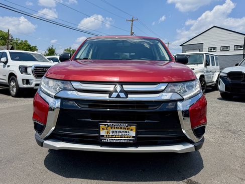 Used 2017 Mitsubishi Outlander ES AWD/4WD image 2