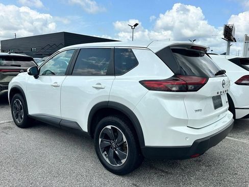 Used 2024 Nissan Rogue SV FWD image 17