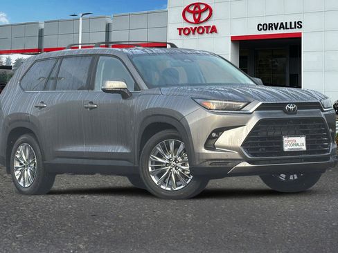 New 2026 Toyota Grand Highlander Platinum image 2