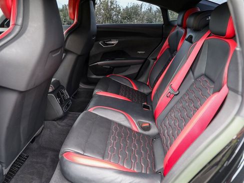 Used 2023 Audi RS e-tron GT image 32