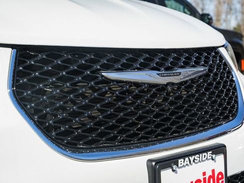 New 2026 Chrysler Pacifica Select image 14