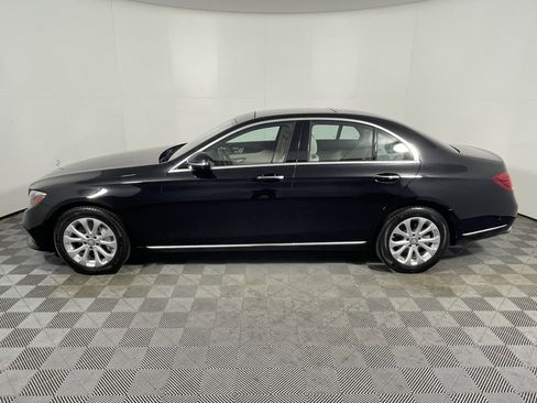 Used 2017 Mercedes-Benz E 300 4MATIC image 2