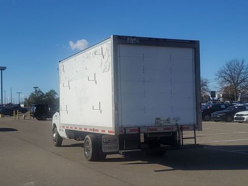 Used 2015 Ford E-350 and Econoline 350 Super Duty w/ Exterior Upgrade Package image 3