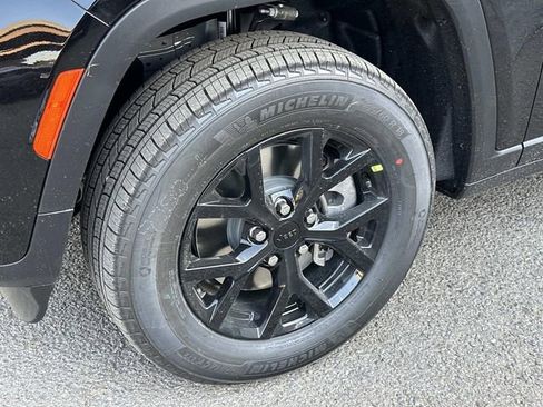 New 2026 Jeep Grand Cherokee L 4WD image 7