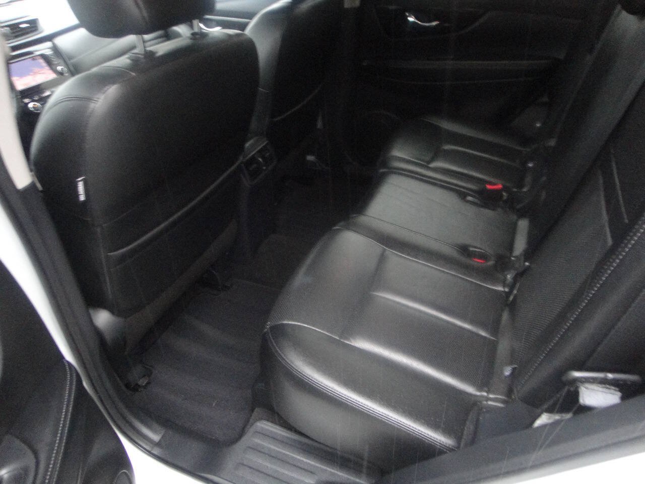 Used 2020 Nissan Rogue SL w/ Premium Package AWD/4WD image 13