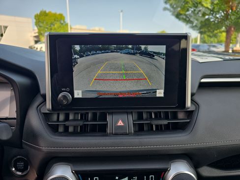 Used 2024 Toyota RAV4 XLE FWD image 20