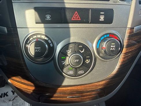 Used 2011 Hyundai Santa Fe SE AWD/4WD image 24