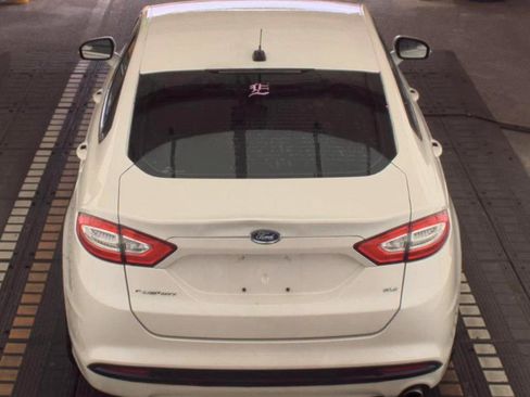 Used 2013 Ford Fusion SE image 3