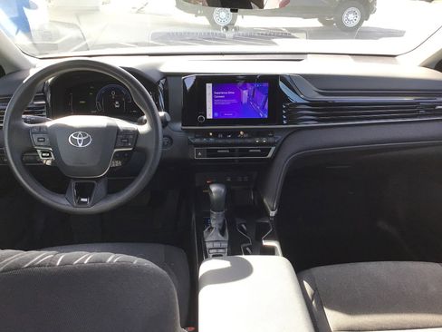 Used 2025 Toyota Camry LE image 11