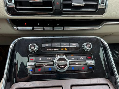 Used 2018 Lincoln Navigator L Reserve w/ Technology Package AWD/4WD image 27
